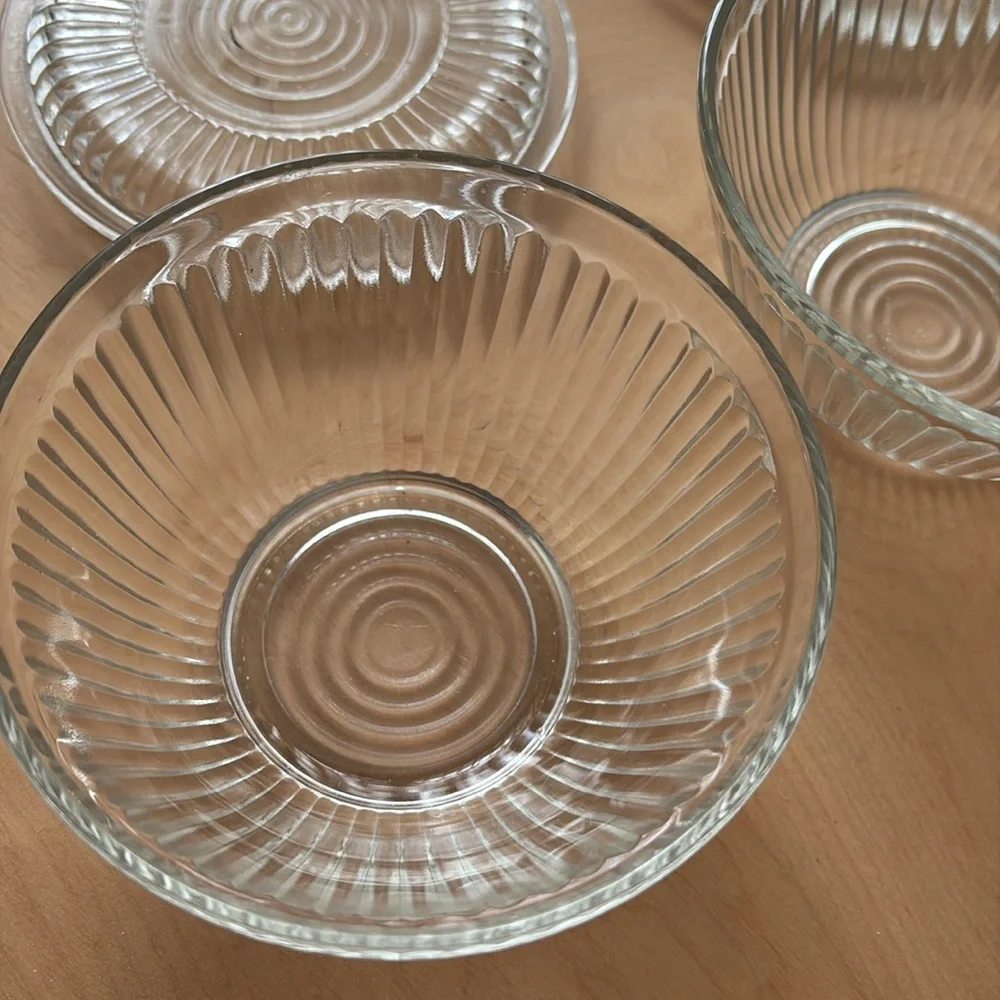 Vintage Set of Two Anchor Hocking Glass Refrigerator Storage Dishes With Lid.